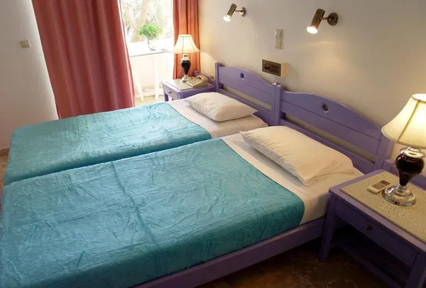540 m² Sea-View Hotel for Sale in Kalamaki, Chania