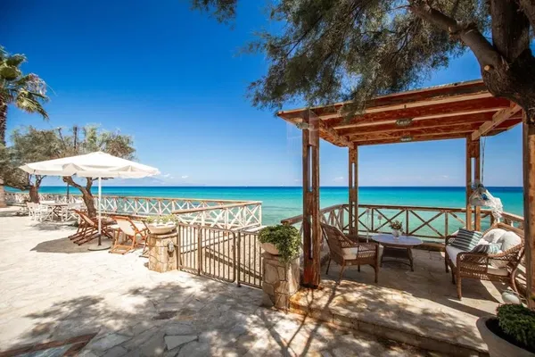 Sea-View 300 m² Villa with Six Bedrooms for Sale in Zakynthos, Ionian Islands — photo 4