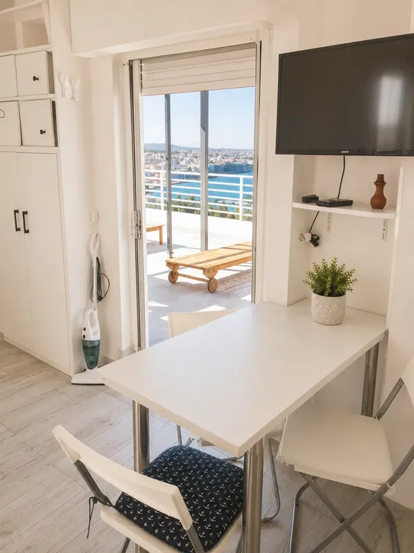 Renovated 35 m² Apartment with One Bedrooms for Rent in Loutraki - Perachora, Loutraki