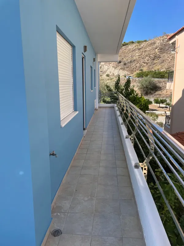 100 m² Two-Bedroom Apartment for Rent in Loutraki - Perachora, Loutraki — photo 4
