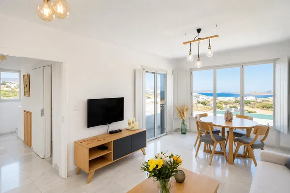 Two-Bedroom Renovated Villa for Sale in Paros, Cyclades — photo 5