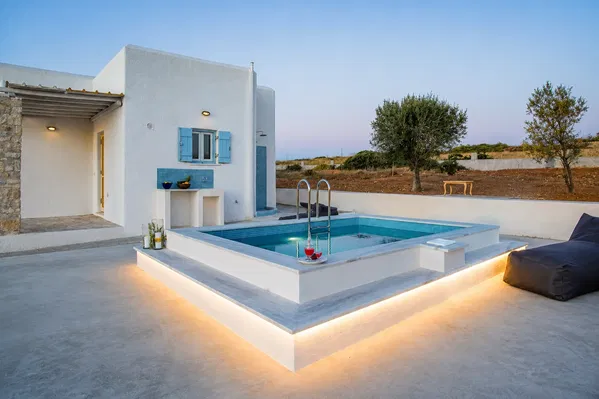 Renovated Four-Bedroom Villa for Sale in Paros, Cyclades — photo 4