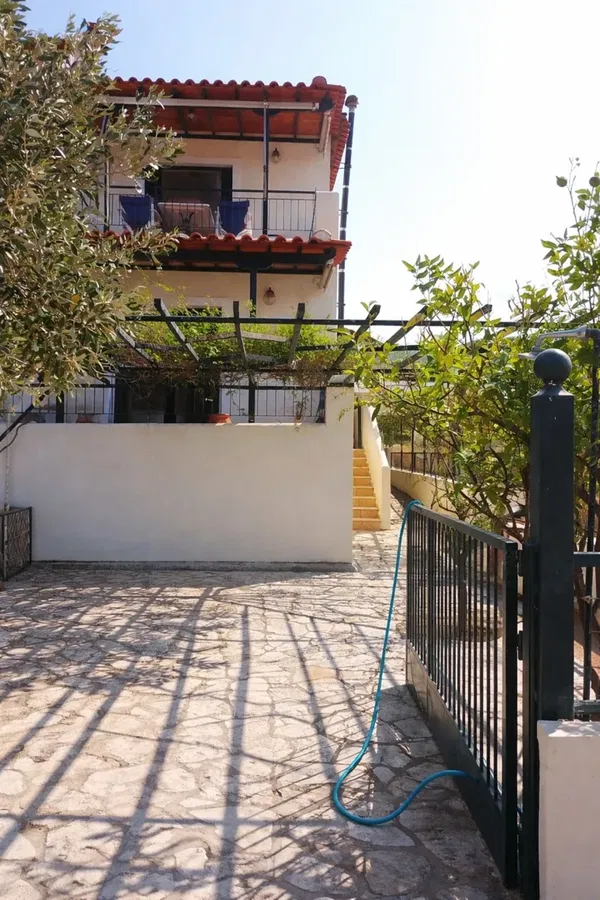 Renovated Two-Bedroom Apartment for Sale in Agkistri, Attica — photo 2
