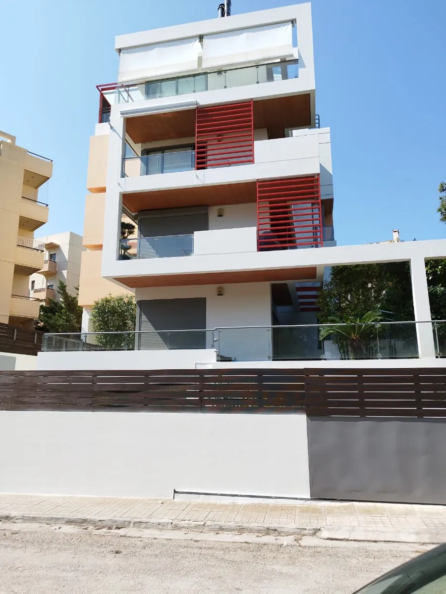 128 m² Apartment with Three Bedrooms for Sale in Vari - Varkiza, Attica