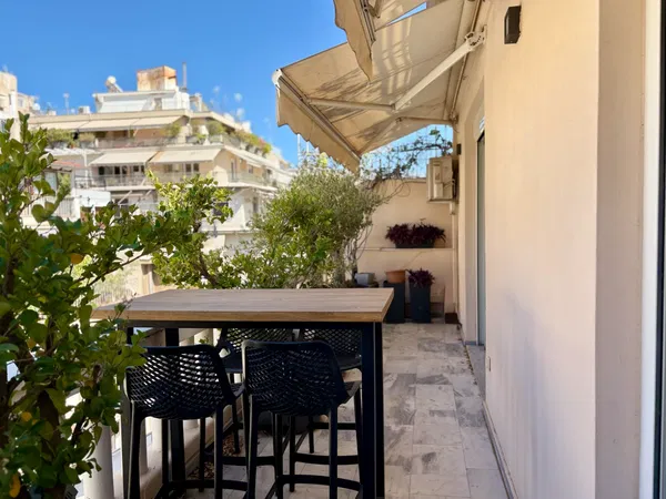 145 m² Three-Bedroom Apartment for Sale in Kolonaki - Lycabettus, Athens Center
