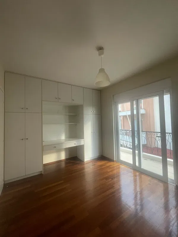 Sea View 154 m² Apartment with Three Bedrooms for Sale in Voula, Athens Southern suburbs — photo 2