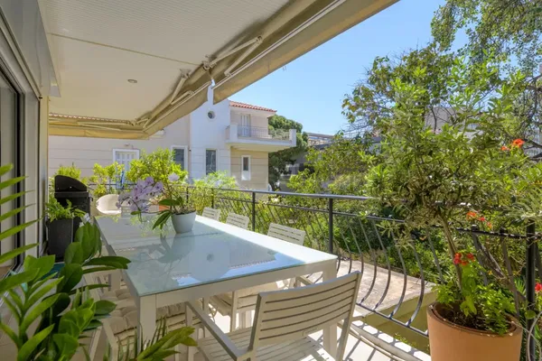 85 m² Two-Bedroom Apartment for Sale in Vouliagmeni, Athens Southern suburbs