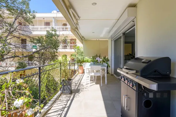 85 m² Two-Bedroom Apartment for Sale in Vouliagmeni, Athens Southern suburbs — photo 2