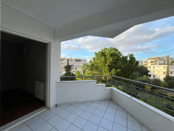 143 m² Sea-View Three-Bedroom Apartment for Sale in Voula, Athens Southern suburbs — photo 2