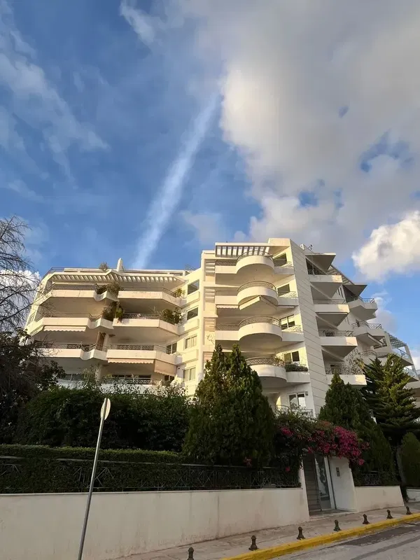 143 m² Sea-View Three-Bedroom Apartment for Sale in Voula, Athens Southern suburbs — photo 3