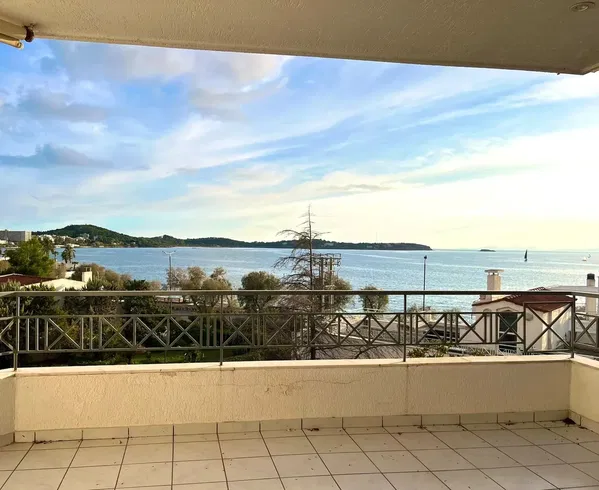 143 m² Sea-View Three-Bedroom Apartment for Sale in Voula, Athens Southern suburbs