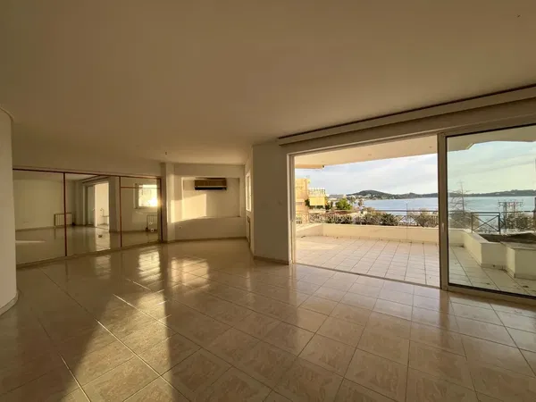 143 m² Sea-View Three-Bedroom Apartment for Sale in Voula, Athens Southern suburbs — photo 5