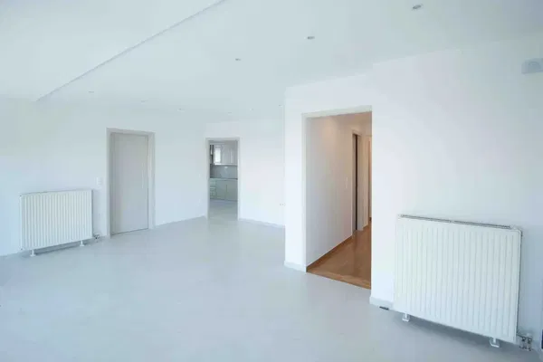 120 m² Three-Bedroom Renovated Apartment for Rent in Palaio Faliro, Athens Southern suburbs — photo 3