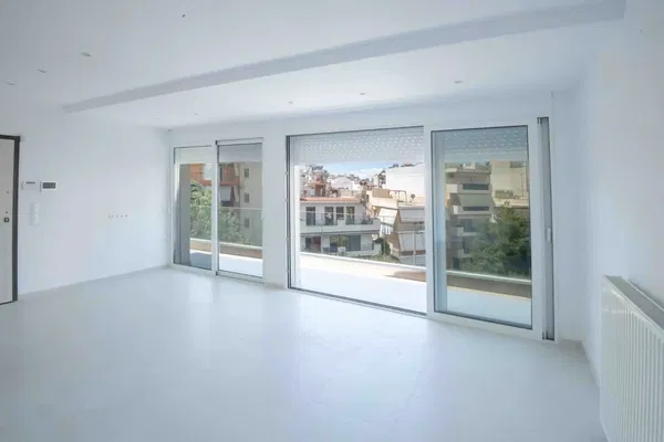 120 m² Three-Bedroom Renovated Apartment for Rent in Palaio Faliro, Athens Southern suburbs — photo 2