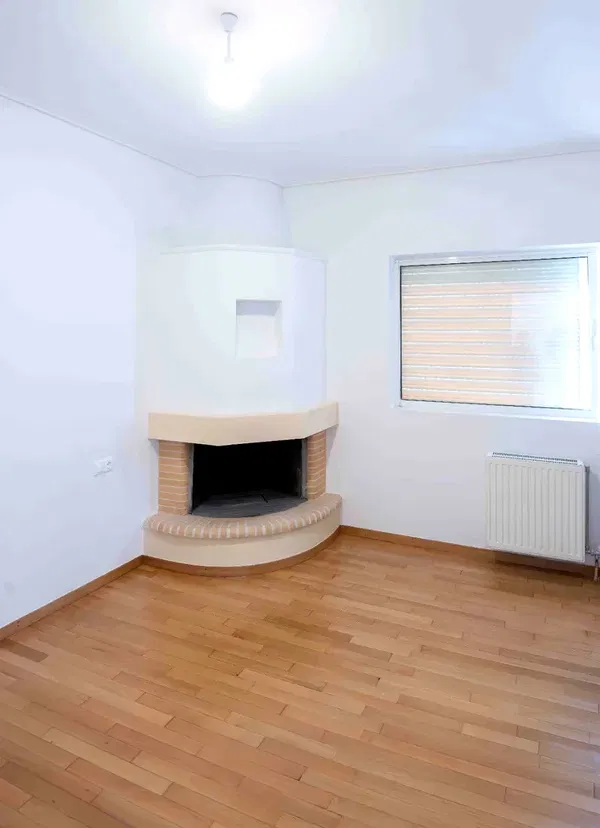 120 m² Three-Bedroom Renovated Apartment for Rent in Palaio Faliro, Athens Southern suburbs — photo 4