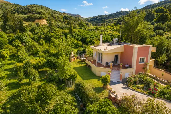 121 m² Three-Bedroom Villa for Sale in Platanias, Chania — photo 2