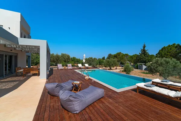 200 m² Villa with Four Bedrooms for Sale in Rhodes, Dodecanese Islands — photo 4