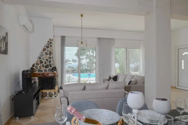 Sea View Six-Bedroom Villa for Sale in Gennadi Rhodes, Rhodes — photo 4