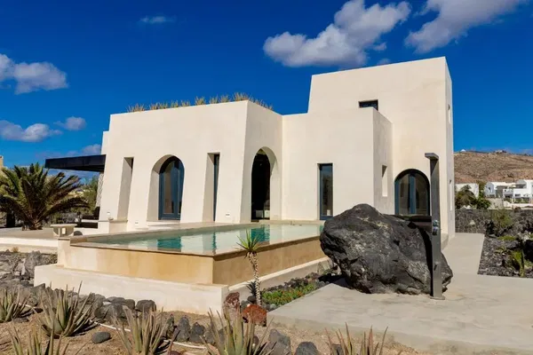170 m² Three-Bedroom Sea View Villa for Sale in Santorini, Cyclades — photo 5