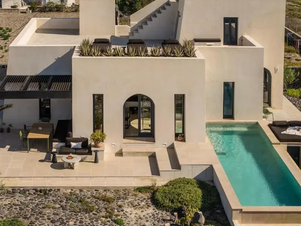 170 m² Three-Bedroom Sea View Villa for Sale in Santorini, Cyclades — photo 4