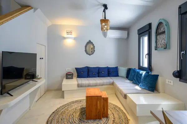 One-Bedroom Newly Built Villa for Sale in Santorini, Cyclades — photo 5