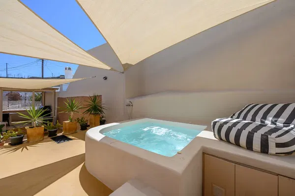 Two-Bedroom Villa for Sale in Santorini, Cyclades — photo 2