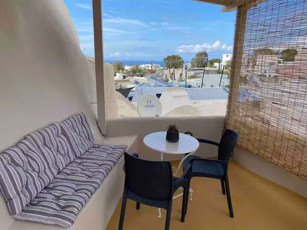 Two-Bedroom Villa for Sale in Santorini, Cyclades — photo 4