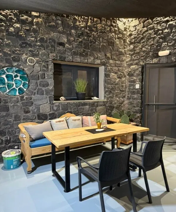 Contemporary 100 m² Villa with Three Bedrooms for Sale in Santorini, Cyclades — photo 3