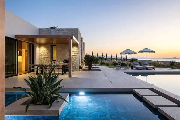 Contemporary 350 m² Villa with Seven Bedrooms for Sale in Agios Onoufrios, Akrotiri — photo 3
