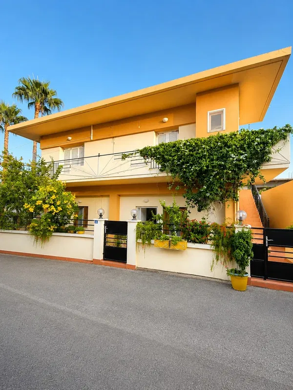 Four-Bedroom Apartment for Sale in Parigoria, Chania