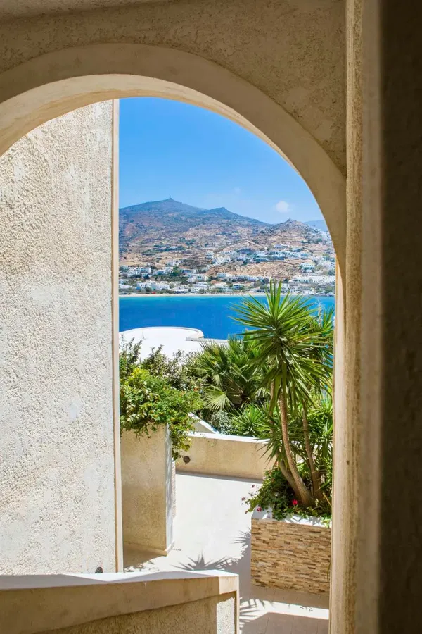 450 m² Sea-View Hotel for Sale in Ios, Cyclades — photo 4