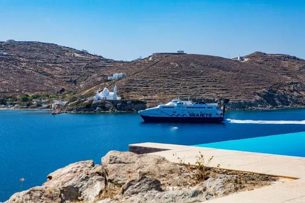 450 m² Sea-View Hotel for Sale in Ios, Cyclades — photo 2