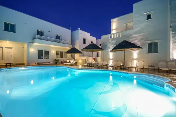 1250 m² Sea-View Hotel for Sale in Naxos, Cyclades
