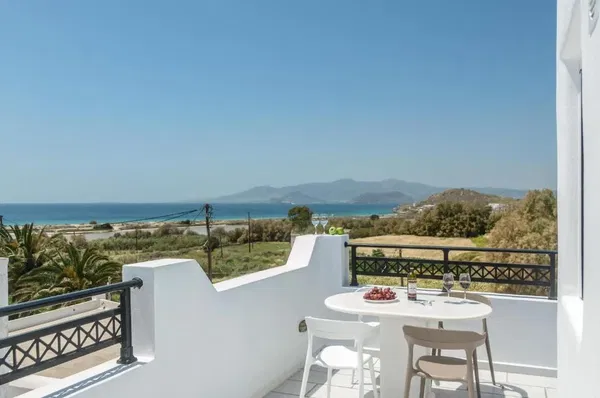 1250 m² Sea-View Hotel for Sale in Naxos, Cyclades — photo 2