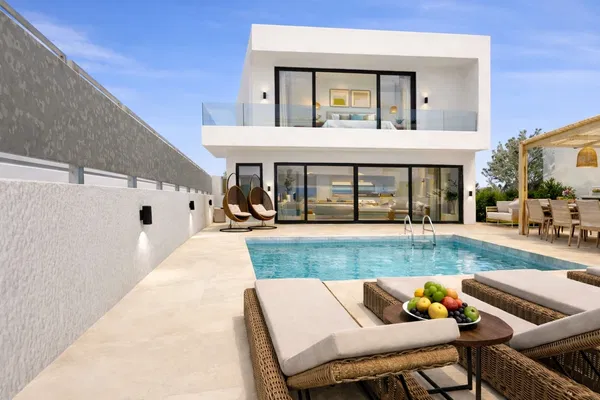 120 m² Three-Bedroom Sea View Villa for Sale in Rhodes, Dodecanese Islands — photo 2