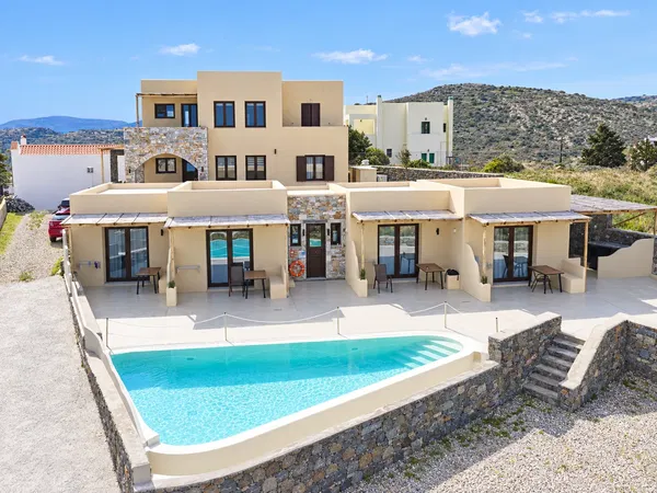 Sea View Nine-Bedroom Villa for Sale in Syros, Cyclades — photo 4
