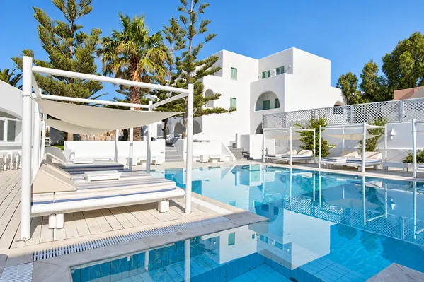 1400 m² Hotel for Sale in Santorini, Cyclades — photo 4