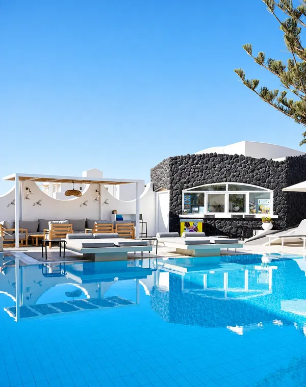 1400 m² Hotel for Sale in Santorini, Cyclades