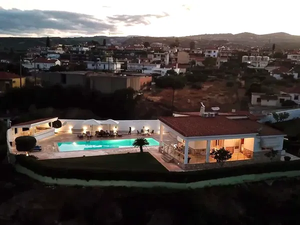 Renovated 190 m² Apartment with Four Bedrooms for Sale in Sikiona Korinthia, Korinthia — photo 5