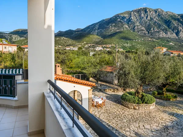 340 m² Sea-View Four-Bedroom Villa for Sale in Kalamata, Peloponnese — photo 5