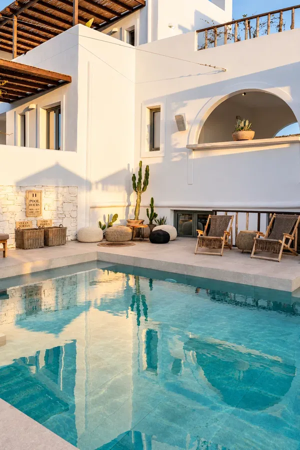 726 m² Hotel for Sale in Paros, Cyclades — photo 3