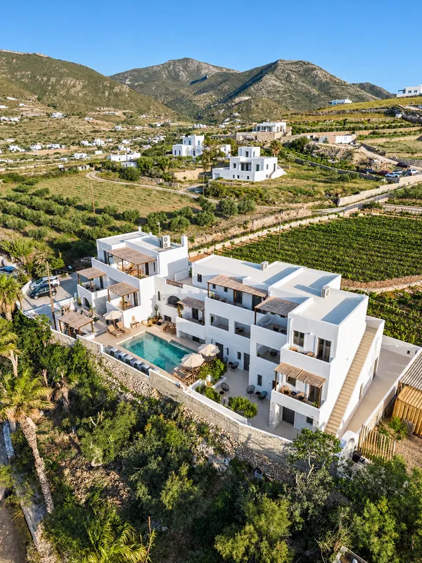 726 m² Hotel for Sale in Paros, Cyclades — photo 4