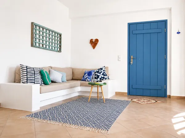 Two-Bedroom Renovated Apartment for Sale in Paros, Cyclades — photo 4