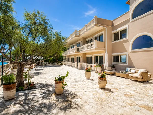 Six-Bedroom Villa for Sale in Zakynthos, Ionian Islands — photo 2