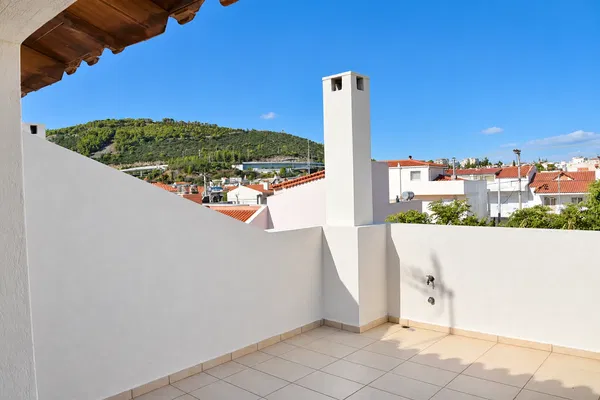 230 m² Villa with Four Bedrooms for Sale in Gerakas, Athens Eastern Suburbs — photo 4