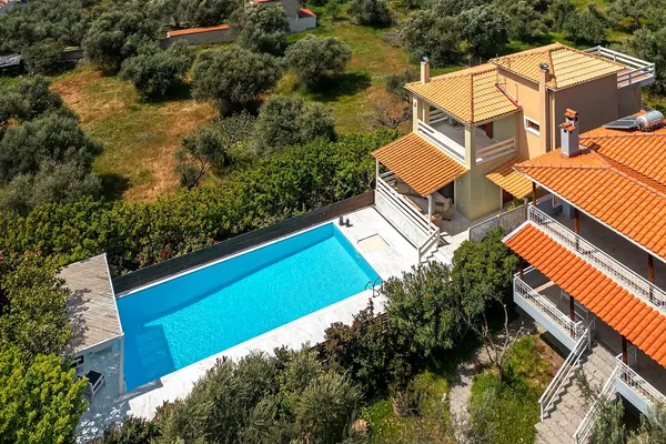 160 m² Villa with Six Bedrooms for Sale in Tolofona, Fokida — photo 3