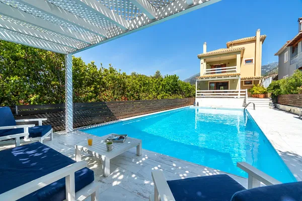 160 m² Villa with Six Bedrooms for Sale in Tolofona, Fokida — photo 5