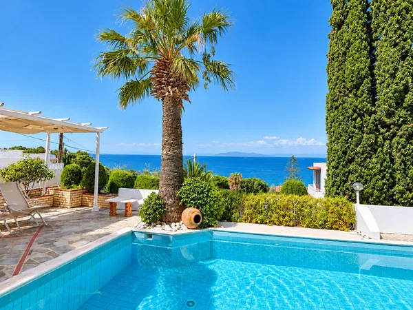 Sea-View 350 m² Villa with Seven Bedrooms for Sale in Anavyssos, Attica — photo 3