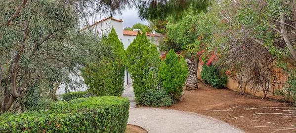 Sea View Two-Bedroom Villa for Sale in Anavyssos, Attica