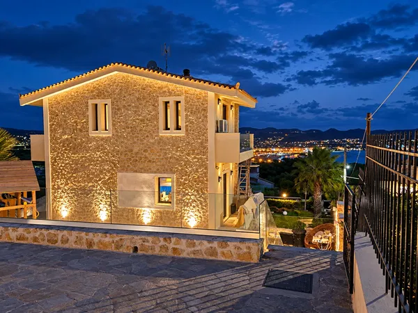 Luxury 315 m² Villa with Three Bedrooms for Sale in Anavyssos, Attica — photo 3